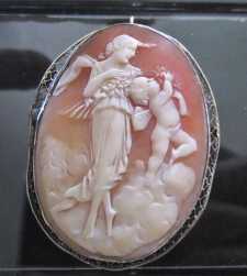 Great carving shell - Venus & Cupped in the sky, signed by the Artist. Huge 14K White Gold Cameo Brooch/Pendant from the 1920th.