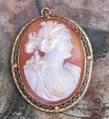Late Victorian Museum Classic-Ceres Motherhood Goddess. Signed & Hallmarked 10K Yellow Gold filigree brooch/pendant 1890 -1910.