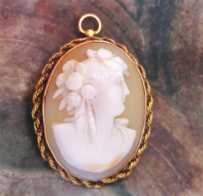 Classic Roman profile - Hand carved Sardonyx shell circa 1910. Set in marked 10K Yellow Gold Brooch/Pendant.