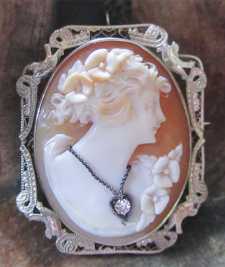 Museum Quality carving, portrait in the necklace with a diamond Marked 14K White Gold filigree decor Brooch/Pendant 1930th.