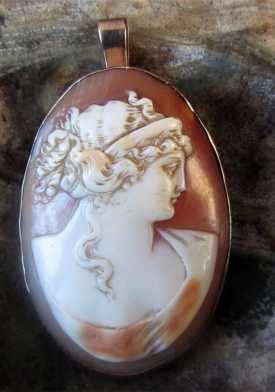 Museum Quality circa 1880 Antique Large 9K (marked) Gold Brooch/Pendant