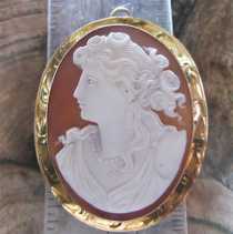Hand carved & signed Classic shell - Victorian circa 1880-1910. Big hallmarked 10K Yellow Gold Brooch/Pendant.