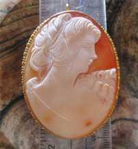 Hand carved & signed modern Carnelian shell from 1960-1980 Huge Unmarked/Tested 14K Yellow Gold Pendant/Brooch.