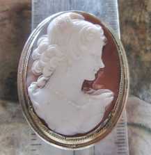 Well hand carved & signed dark Sardonyx shell - from 1925-1935 Unmarked/Tested 10K Gold Pendant. Signed by the Artist.