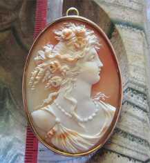 1910th Carved & Signed multicolored Museum Quality Shell. Big unmarked/tested 14K Yellow Gold brooch/pendant.