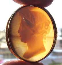 Museum Quality hand carved/signed Sardionyx Shell (L) Unmarked/tested 14K Gold Classic brooch circa 1810.