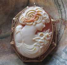 Museum Quality hand carved shell from 1920th - 1930th Big hallmarked 14K Yellow Gold filigree pendant