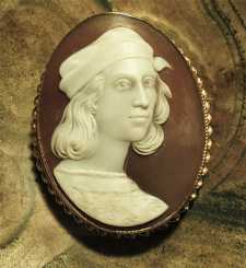 Quality carved/signed Sardonyx shell -Portrait of Raphael Santi Marked “14K” Yellow Gold Brooch/Pendant UK collection.