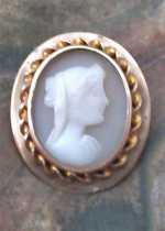 Hand carved Georgian circa 1770-1820 shell. Unmarked/tested 10K Yellow Gold Brooch.