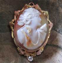 Quality hand carved/signed shell Bacchante profile from 1920th-1930th. Hallmarked 10K Multicolored Gold Brooch/Pendant w/ diamond(?).