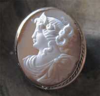 Hand carved & signed Victorian Classic Sardonyx shell. Unmarked/Tested 18K Gold Brooch circa 1840 - 1870.