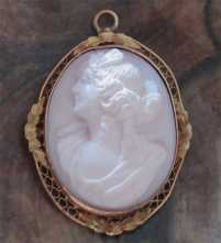 Psyche Goddess - Greatly carved high relief Coral 1890- 1910 Hallmarked 10K Yellow Gold filigree Brooch/Pendant