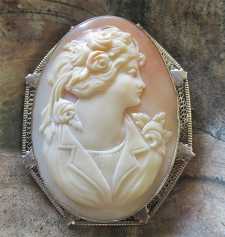 Post Edwardian Quality carved/signed shell circa 1920th-1930th Big hallmarked 14K White Gold filigree brooch/pendant.