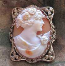 Hand carved/signed shell - late Art Nouveau Ceres Goddess Hallmarked Filigree White 14K Gold Brooch from 1920th.