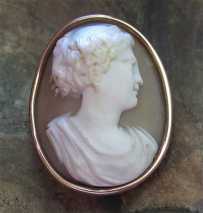 Classic Roman profile hand carved & signed Victorian shell. Unmarked/Tested 14K+ Gold Brooch circa 1840 - 1870.