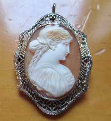 Superiorly Carved & Signed shell from 1930th 14K White Gold filigree brooch/pendant.