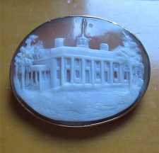 Greatly carved Sardonyx shell - Architectural landscape-Palace Tested 14K Yellow Gold rare Brooch circa 1910-1930