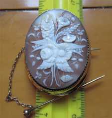 Quality carved/signed shell - Bouquet sardonyx shell circa 1860 Unmarked/tested 9+Gold Brooch with safety chain & pin