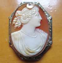 Hand carved shell - Diana Goddess of Hunting circa 1930th. Hallmarked 14K White Gold Filigree Brooch/Pendant.