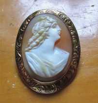Well hand carved/profile of Victorian/Edwardian Beauty. Hallmarked 10K Yellow Gold 1890-1910 Brooch/Pendant.