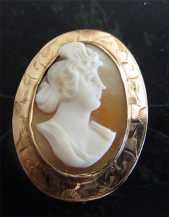 Little Beauty Cameo Brooch. Psyche - Roman Goddess of Soul Marked 10K Yellow Gold