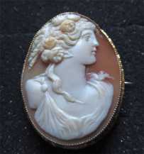 Hand carved/signed shell profile of Victorian/Edwardian Beauty. Hallmarked 10K Yellow Gold Brooch/Pendant 1890th-1910th.