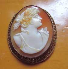 Quality carved/signed shell from 1890th - 1910th Classic Beauty. Set in tested 14K Gold filigree Brooch/Pendant.