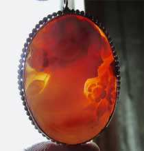 Greatly hand carved multicolored shell circa circa 1960 Remarkable Pendant/Brooch hallmarked 10K Gold.