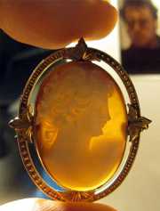 Art Deco Marked 10K Yellow Gold Brooch/Pendant Nice Sardonyx Shell Cameo. Circa 1915