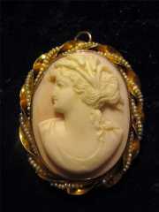 Victorian 10K Gold & Seed Pearl Pink Shell Cameo Brooch/Pendant