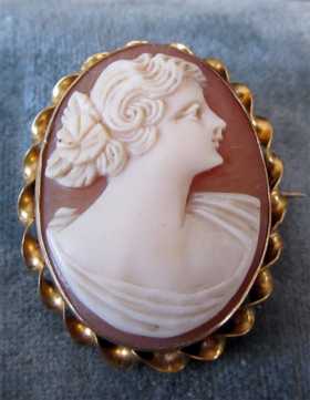 Solid marked 10K Gold circa 1930th Hand carved Shell Cameo