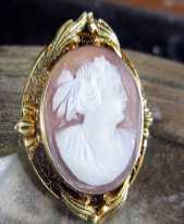 Filigree Love Birds Victorian Bezel At least 10K Yellow Gold Brooch/Pendant Signed Carnelian Classic from 1890th.