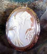 Superior carved Edwardian marked 10K Yellow Gold Signed Shell Cameo Pendant Brooch. Circa 1890-1910