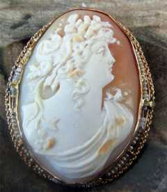 Huge Beautiful Carnelian Art Deco shell cameo 10K Yellow Gold Pendant with seed pearl accents