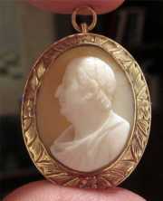 Superior carved portrait of Patrician (ancient Rome) Marked 14K Yellow Gold Shell Cameo Pendant Brooch. Circa 1880