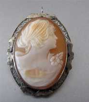 2 colors Beauty Cameo Pendant/Brooch Marked 14K White Gold. Yearly 1930th