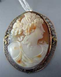 Big Beautiful Carnelian Art Deco shell cameo Marked 14K Yellow Gold Pin/Pendant