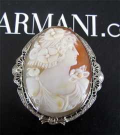 Art Deco Filigree White Gold 14K Brooch/Pendant Museum Quality Carnelian Shell Cameo circa 1925