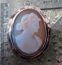 Solid 10K Yellow Gold Brooch/Pendant Circa 1915 Hand Carved Light Shell Cameo