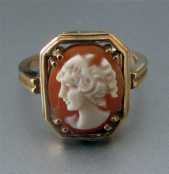 Ring Size 8, 10K Yellow Gold( (marked by Siffari Jewelry) Sharply Carved Carnelian Shell Profile