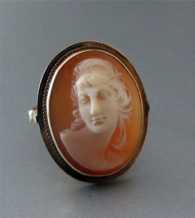 Ring Size 7 14K Yellow Gold Art Deco style Beautiful front faced Carved Carnelian Shell