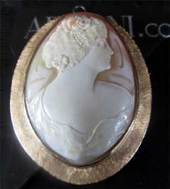 Museum Quality Art Deco Huge 14K Yellow Gold Shell Carved Cameo Pendant/Brooch, circa 1910