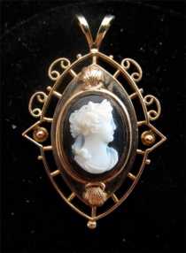 14K Victorian Pendant circa 1885 Hard stone Beauty.