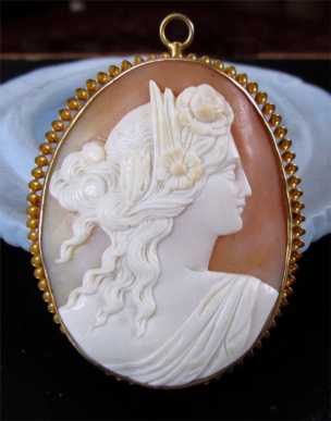 10K Gold (marked) Beautiful Brooch & Pendant Circa 1890 Roman Goddes Museum Quality .