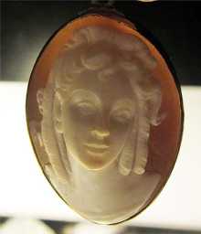 Museum Quality Art Deco High relief front face Sardonyx Shell 14K Gold Brooch/Pendant. Signed by Artist