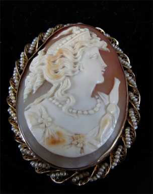 Extremely Beautiful Huge Gold w/Pearls Brooch & Pendant Circa 1890 Roman Goddess. Museum Quality.