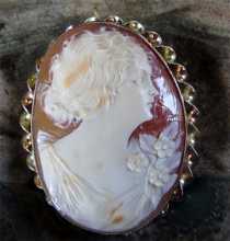 Museum Quality Huge Carnelian Shell Brooch Twisted Rope Marked (14K) Yellow Gold