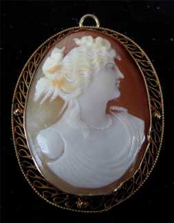 Beautiful Art Deco Carnelian Cameo 10K Yellow Gold Frame Pendant & Brooch, carved circa 1890