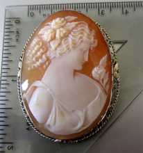 Superior Quality marked 14K White Gold Brooch. Art Deco Cameo circa 1930.