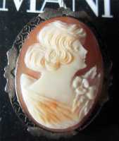 Marked on clasp 14K White Gold Filigree Brooch/Pendant Woman portrait Hand Carved Carnelian Shell